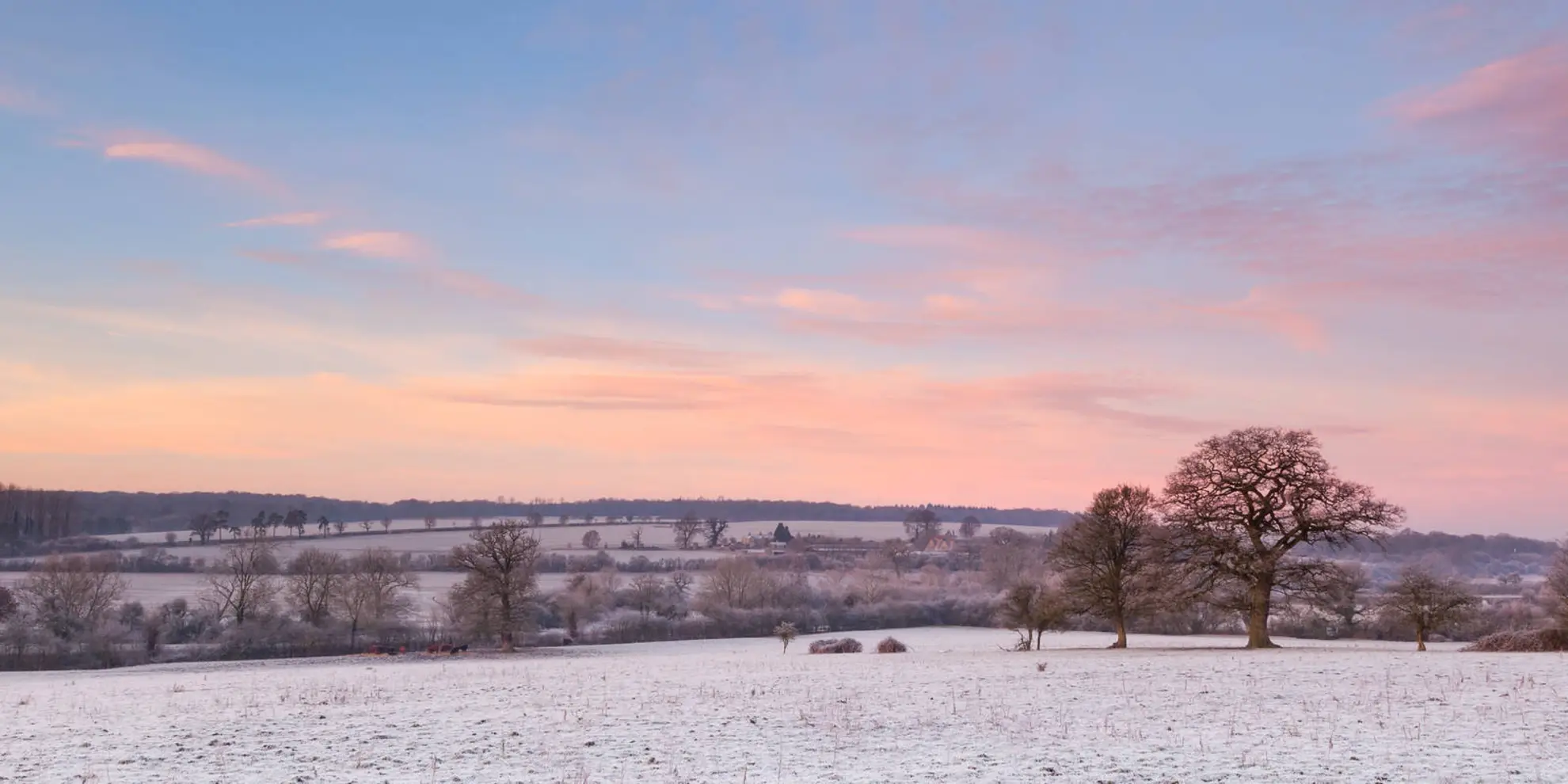 An image depicting the trail Kingham to Charlbury Walk and its surrounding area.