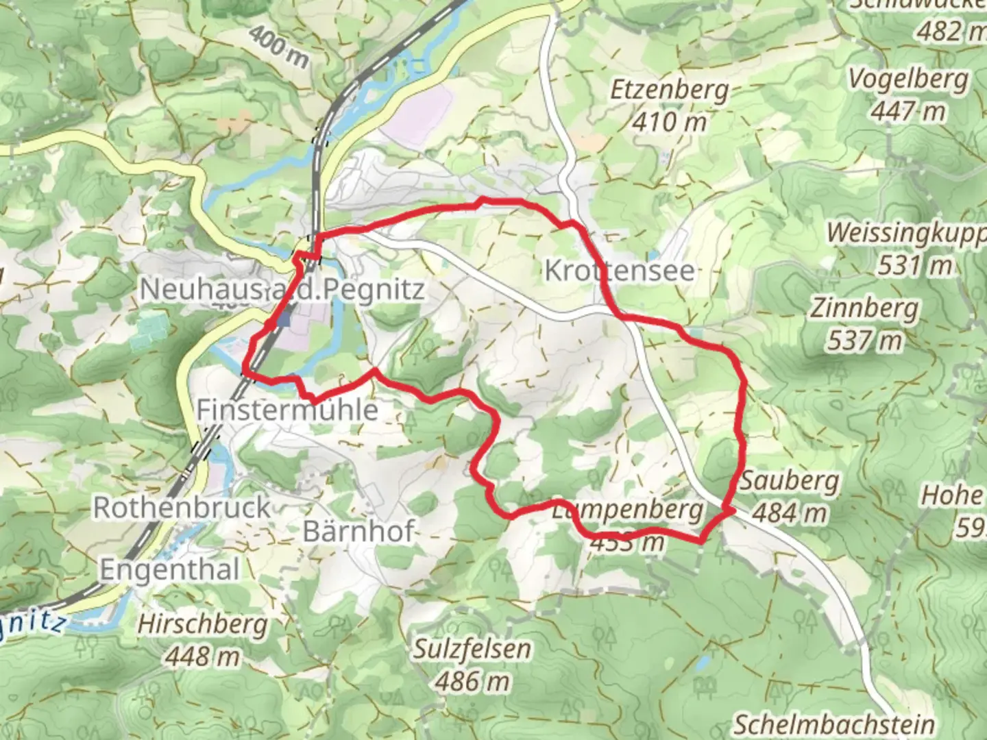 An image depicting the trail Pegnitz via Karstkundlicher Wanderpfad and its surrounding area.