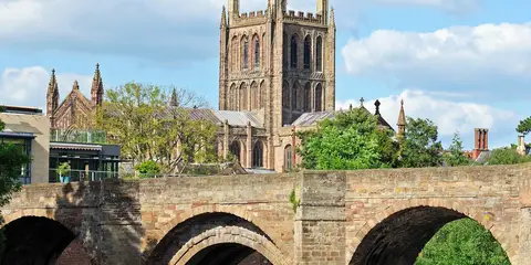 An image depicting the trail Three Choirs Way and its surrounding area.