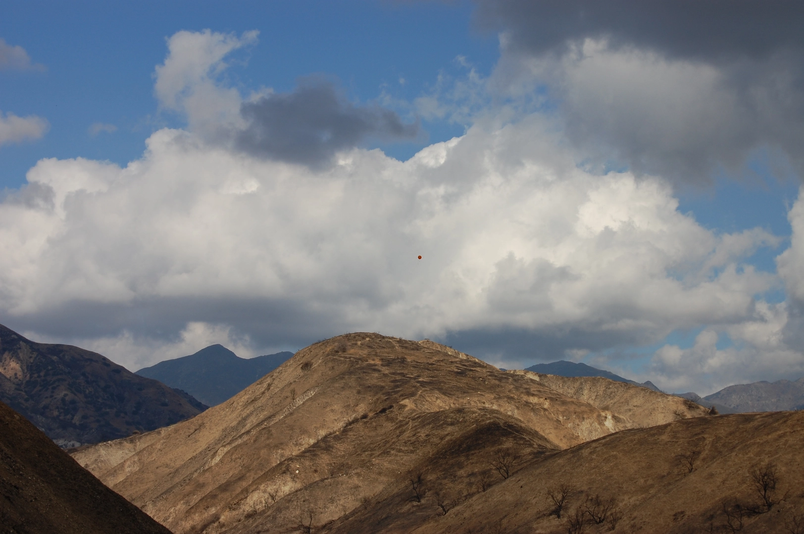 An image depicting the trail Kagel Mountain from Little Tujunga Canyon Road and its surrounding area.