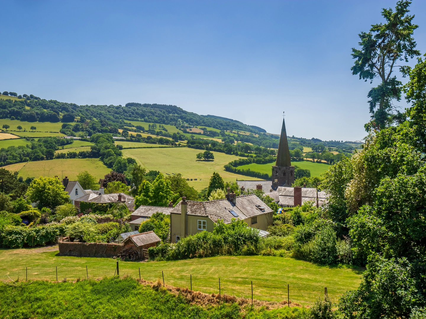 An image depicting the trail Three Castles Walk - Monmouthshire and its surrounding area.