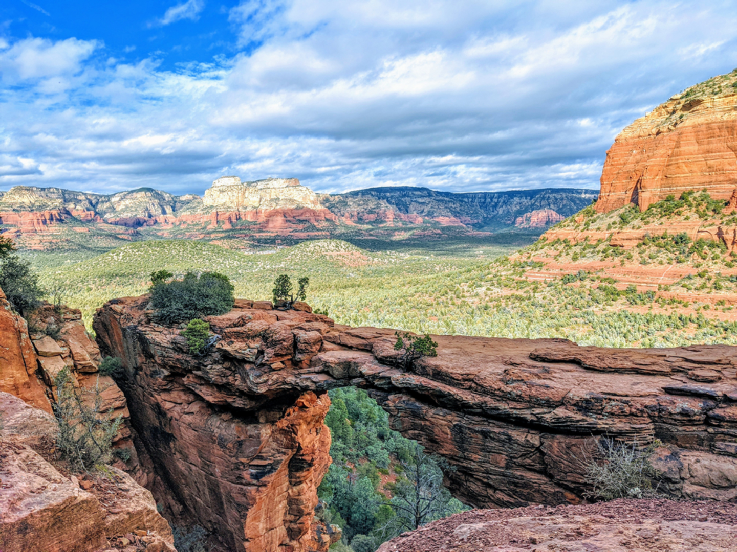 An image depicting the trail Devil's Bridge Trail and its surrounding area.