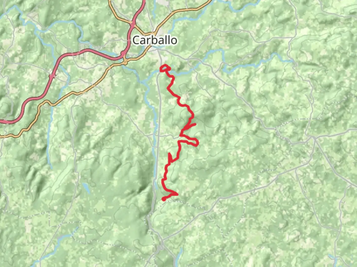 An image depicting the trail Rota das Fervedas PR G 142 and its surrounding area.