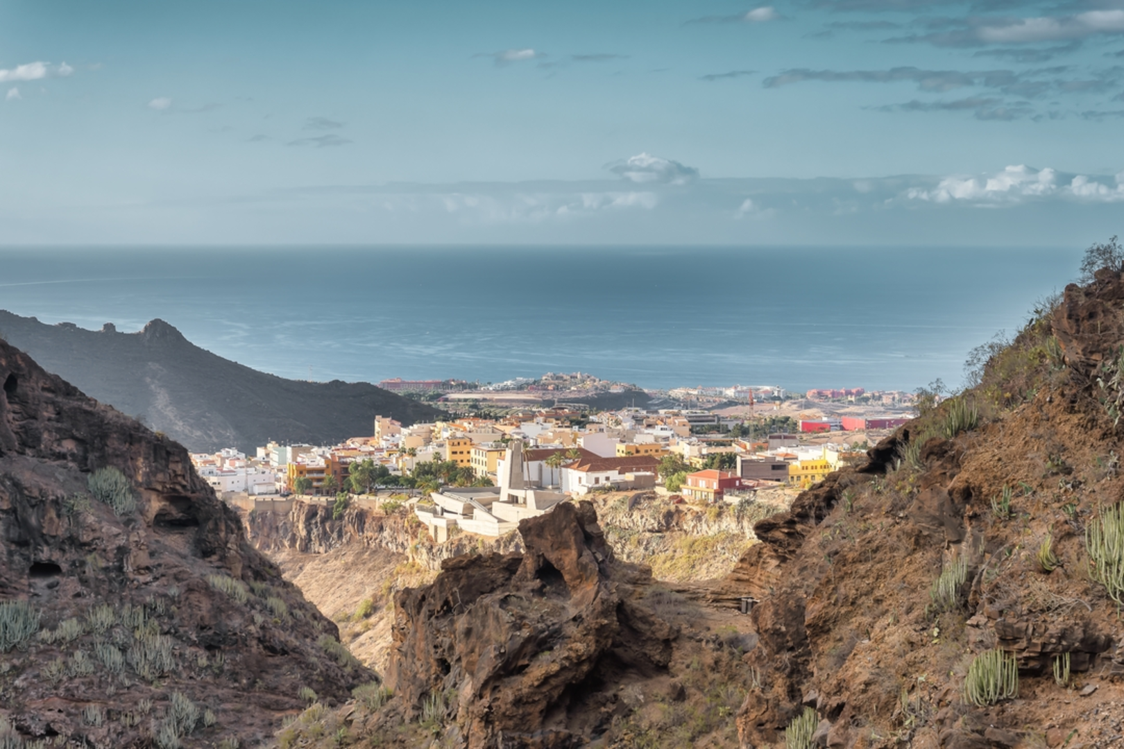 An image depicting the trail Camino de Teresme PR TF 71 and its surrounding area.