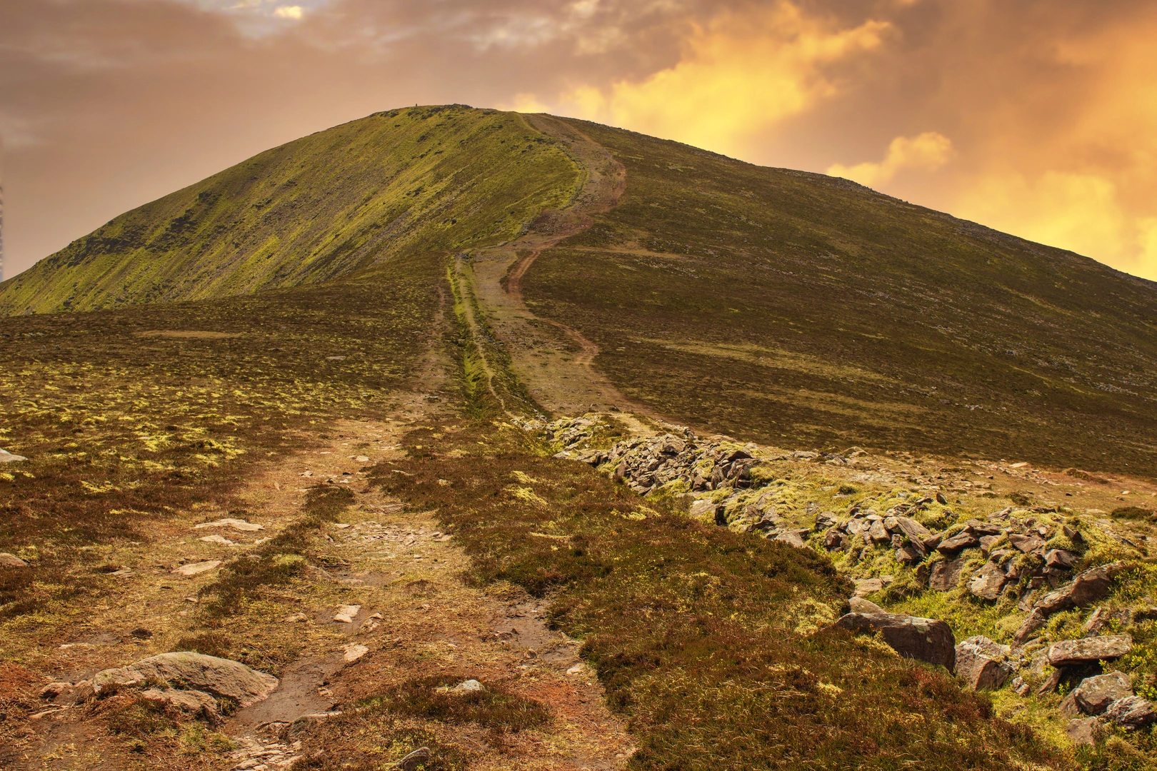 An image depicting the trail Goatenbridge - Knockballiniry and its surrounding area.