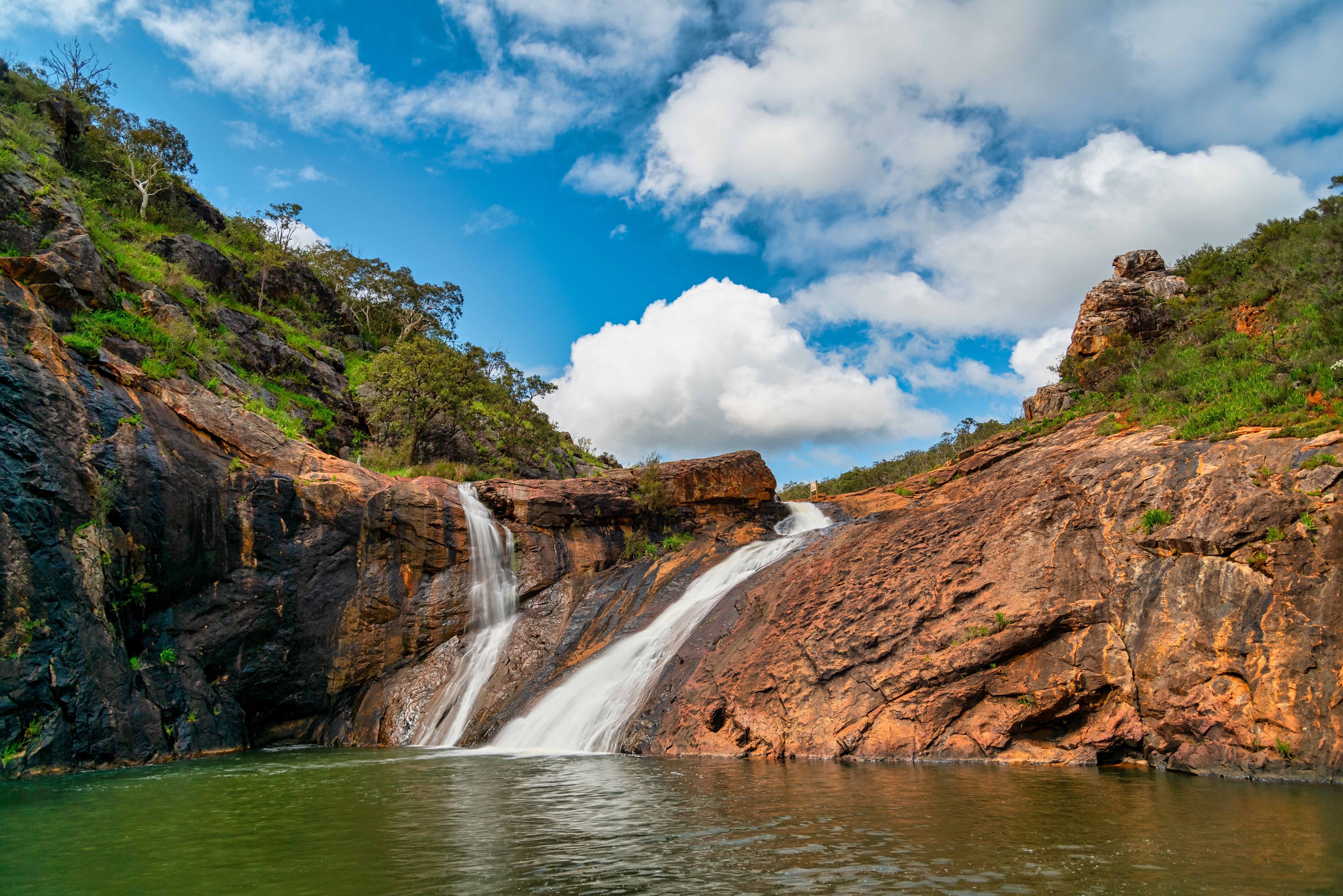 An image depicting the trail Serpentine National Park and its surrounding area.