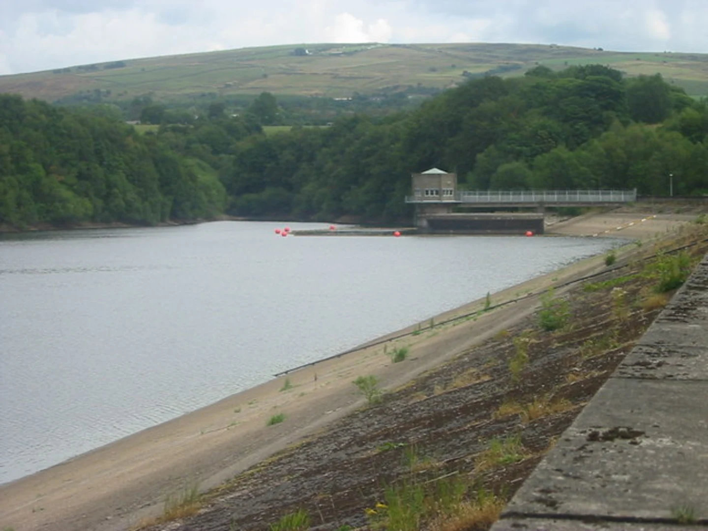 An image depicting the trail Meerbrook and Don Whillans Memorial Hut Loop and its surrounding area.