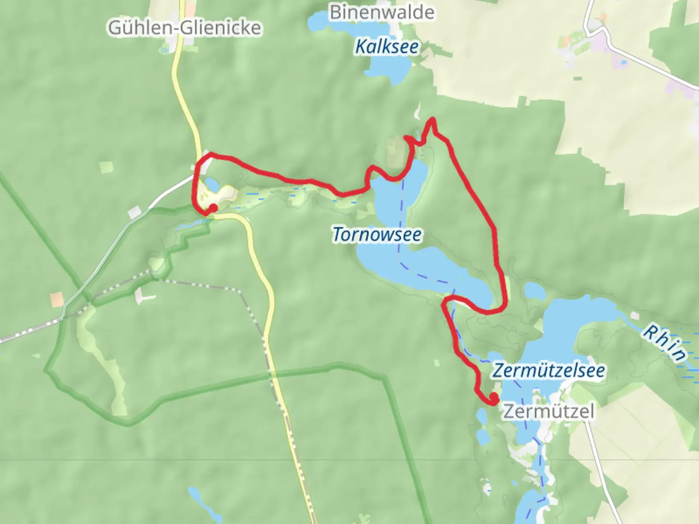 An image depicting the trail Tornowsee and Zermuetzelsee via Fontanewanderweg and Ruppiner Land Rundweg and its surrounding area.