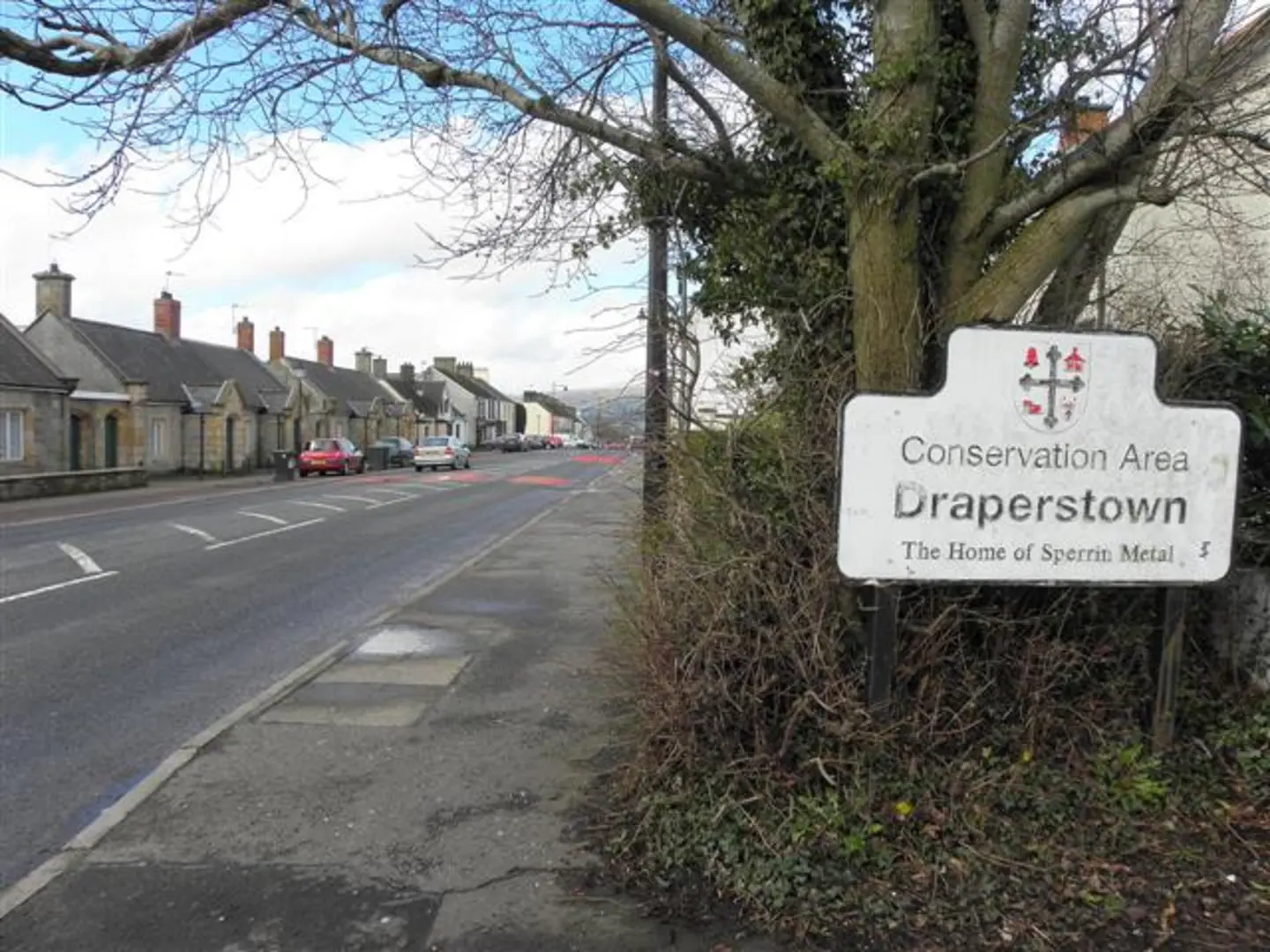 An image depicting the trail Plantin Park and its surrounding area.