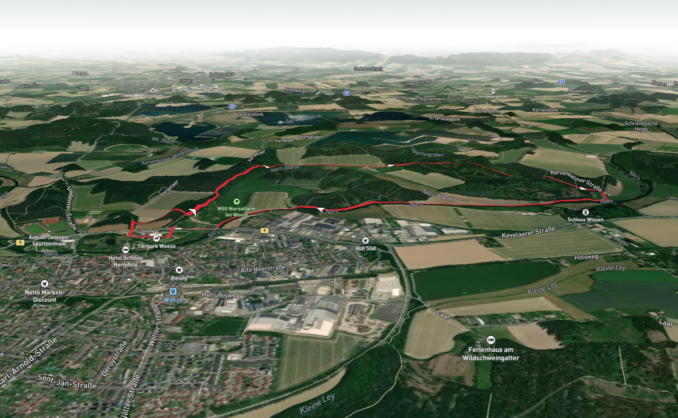 Haus Hertefeld and Gesselthof Loop via Naturerlebnispfad Kleine Runde