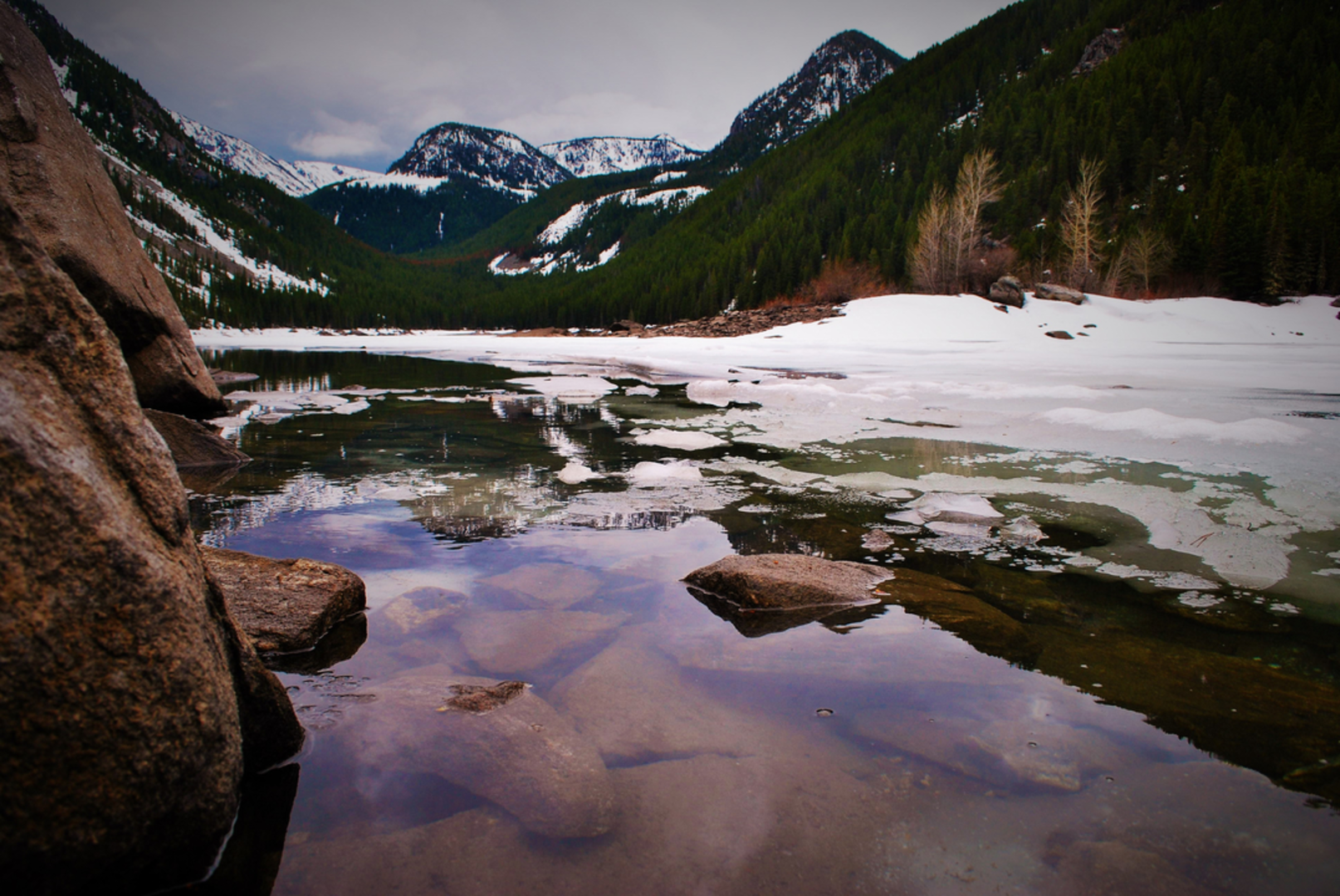 An image depicting the trail Lava Lake Trail and its surrounding area.