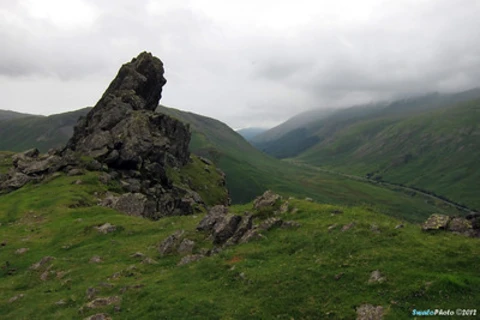 An image depicting the trail Easedale Tarn, Calf Crag, Gibson Knott and Helm Crag Loop and its surrounding area.