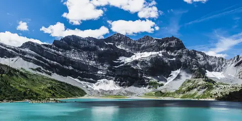 An image depicting the trail Tour Des Dents Du Midi and its surrounding area.