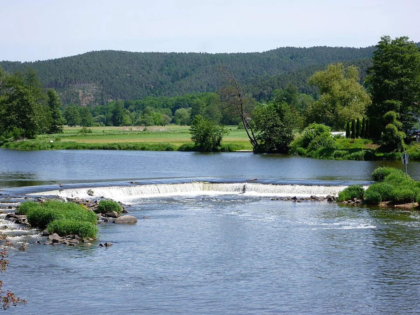 An image depicting the trail Regen via Schwarzbergtour and its surrounding area.