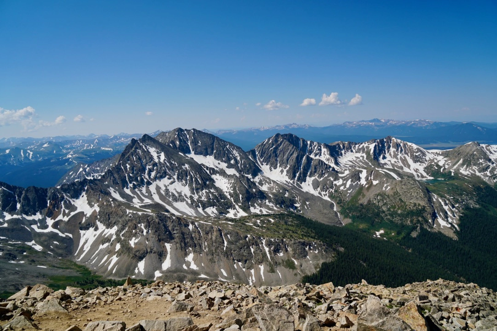 An image depicting the trail Pear Lake - Clohesy Lake Trail and its surrounding area.