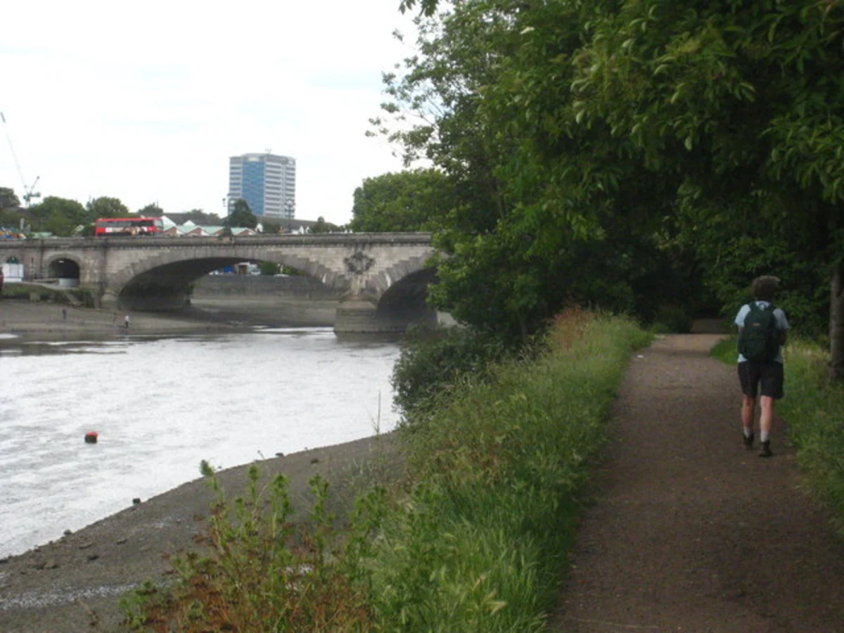 Barnes Bridge to Twickenham via Thames Path