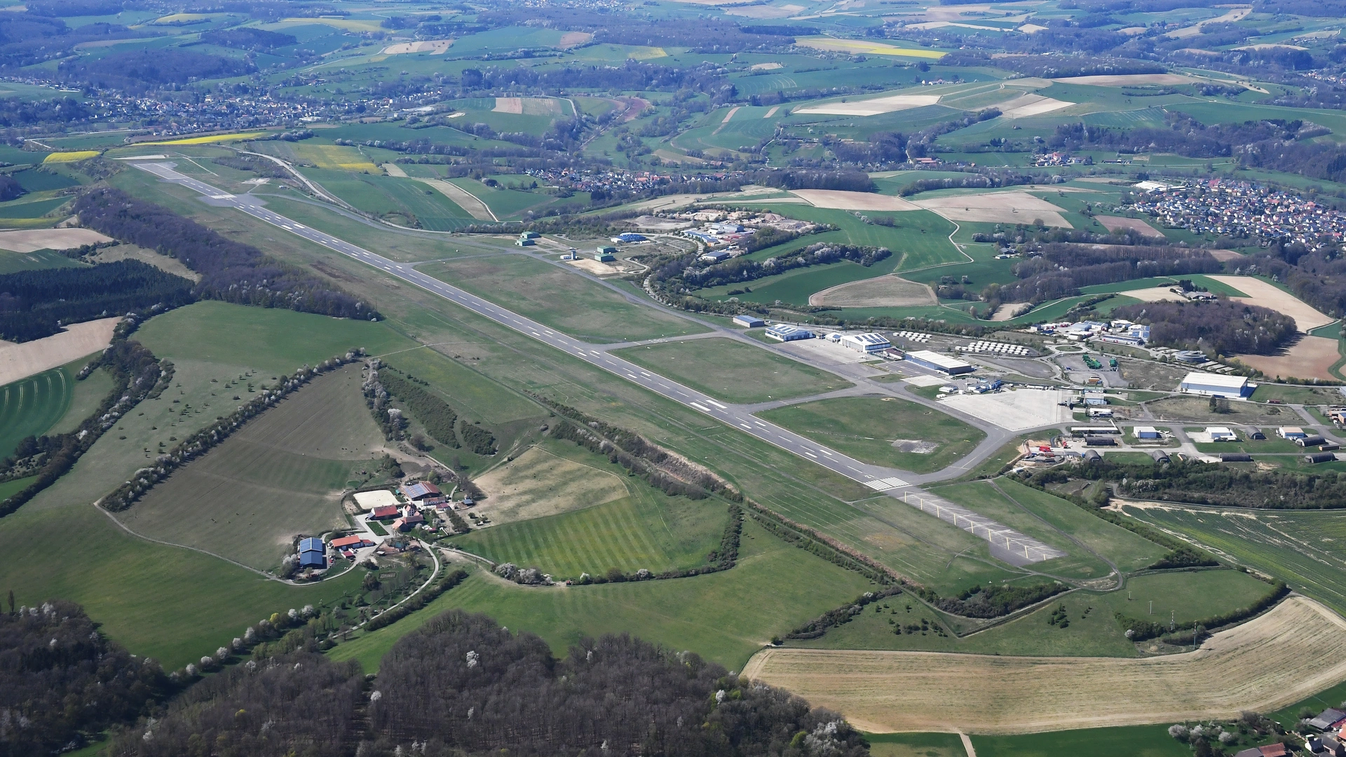 An image depicting the trail Pfaelzerwald Rot Weisser Balken Loop and its surrounding area.