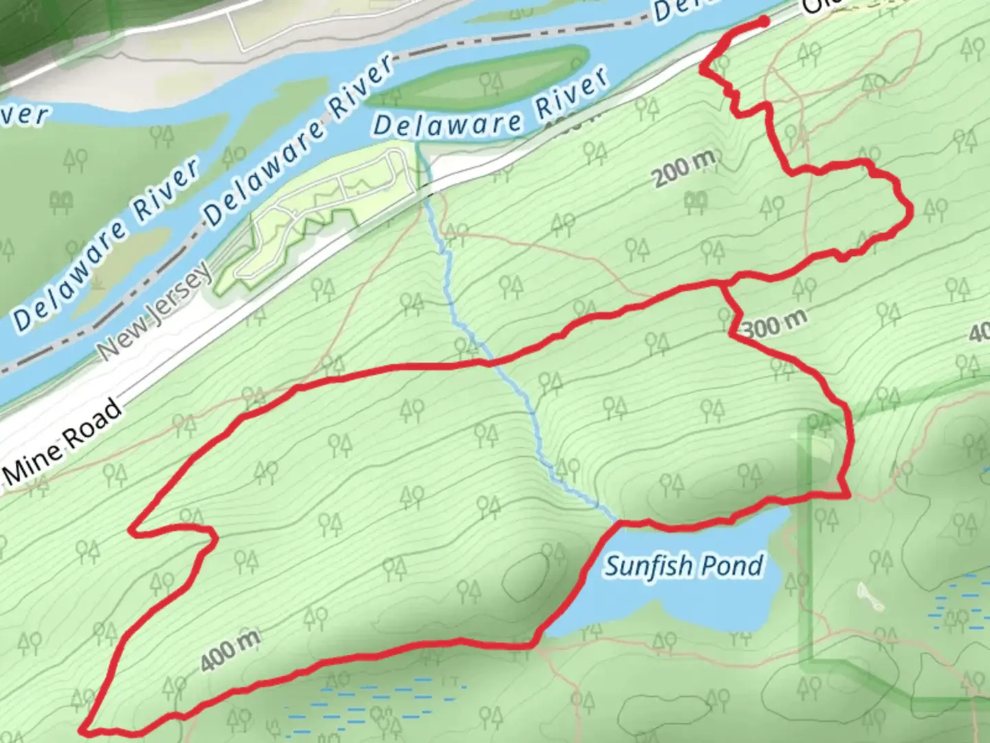 An image depicting the trail Sunfish Pond via Rockcores Trail and its surrounding area.