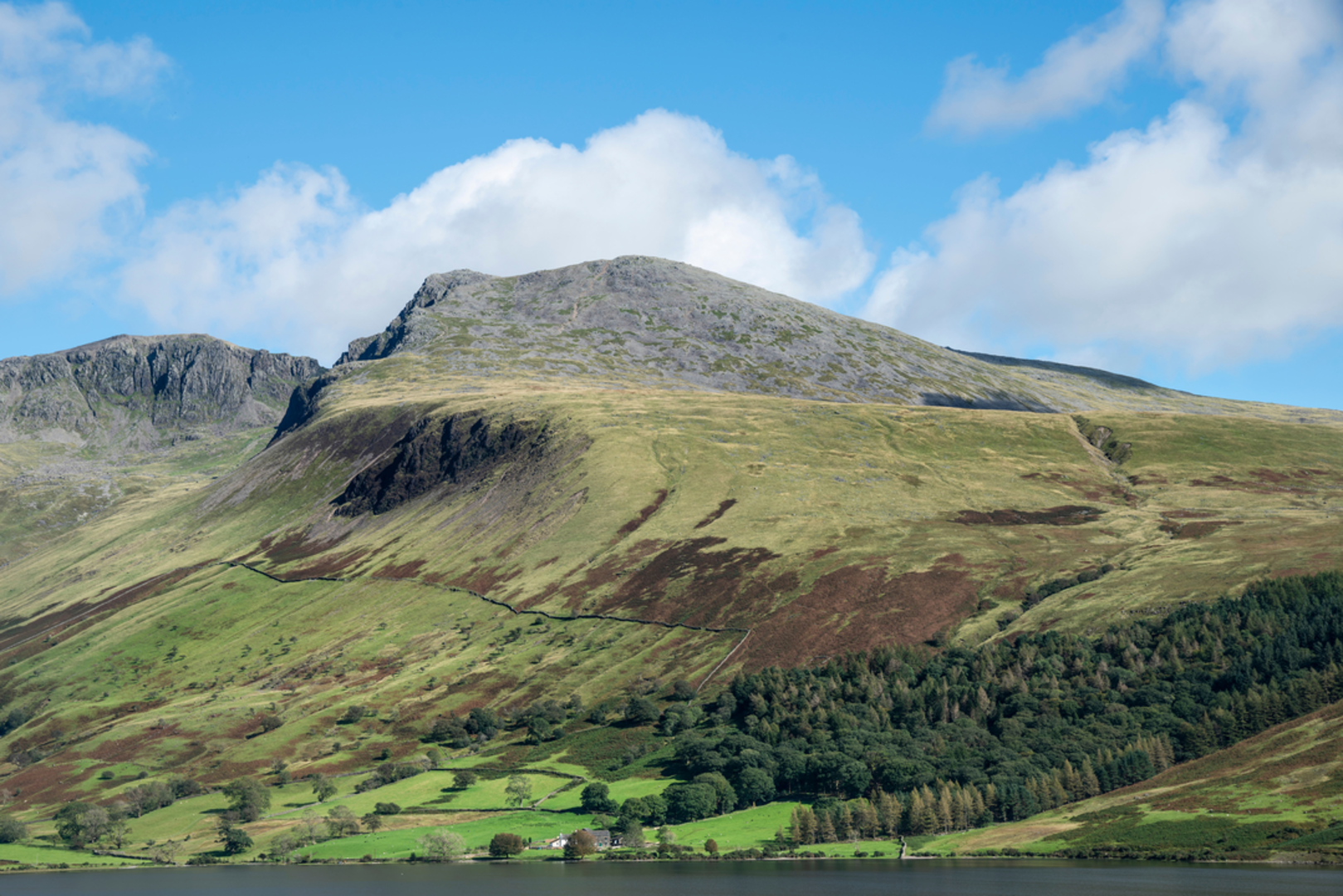 An image depicting the trail Scafell and its surrounding area.