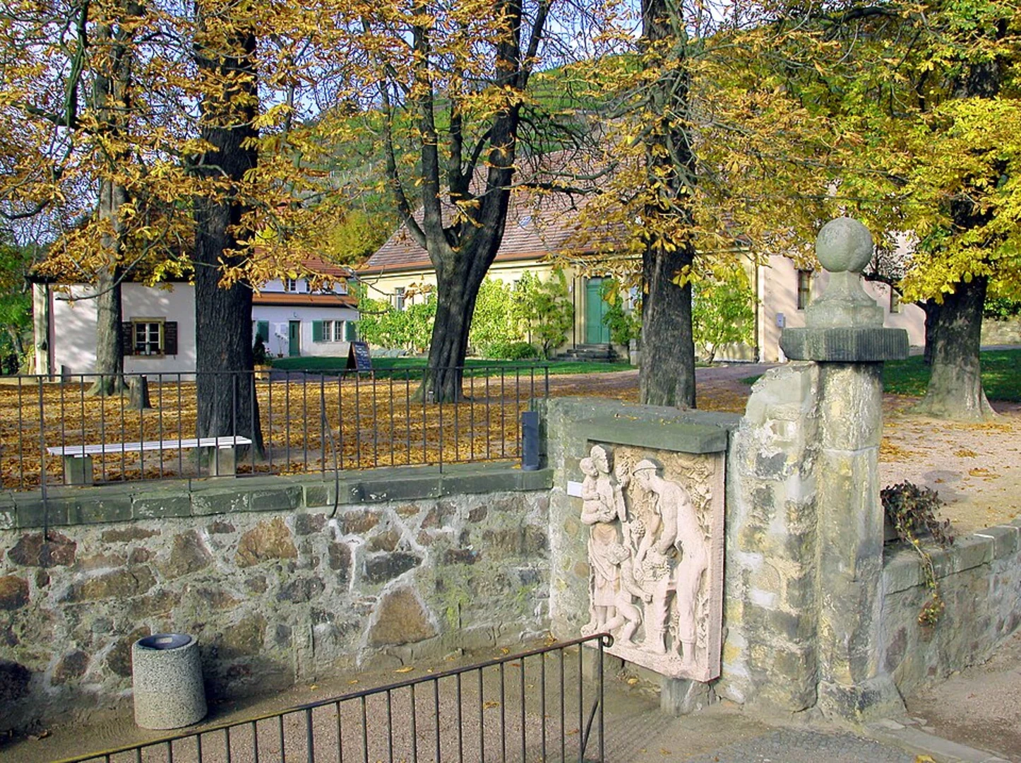 An image depicting the trail Spittelholz via Rundweg Friedewald and its surrounding area.