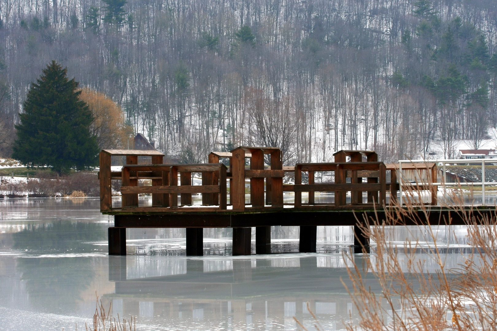 An image depicting the trail Maconaquah Trail Loop via Frances Slocum Lake and its surrounding area.