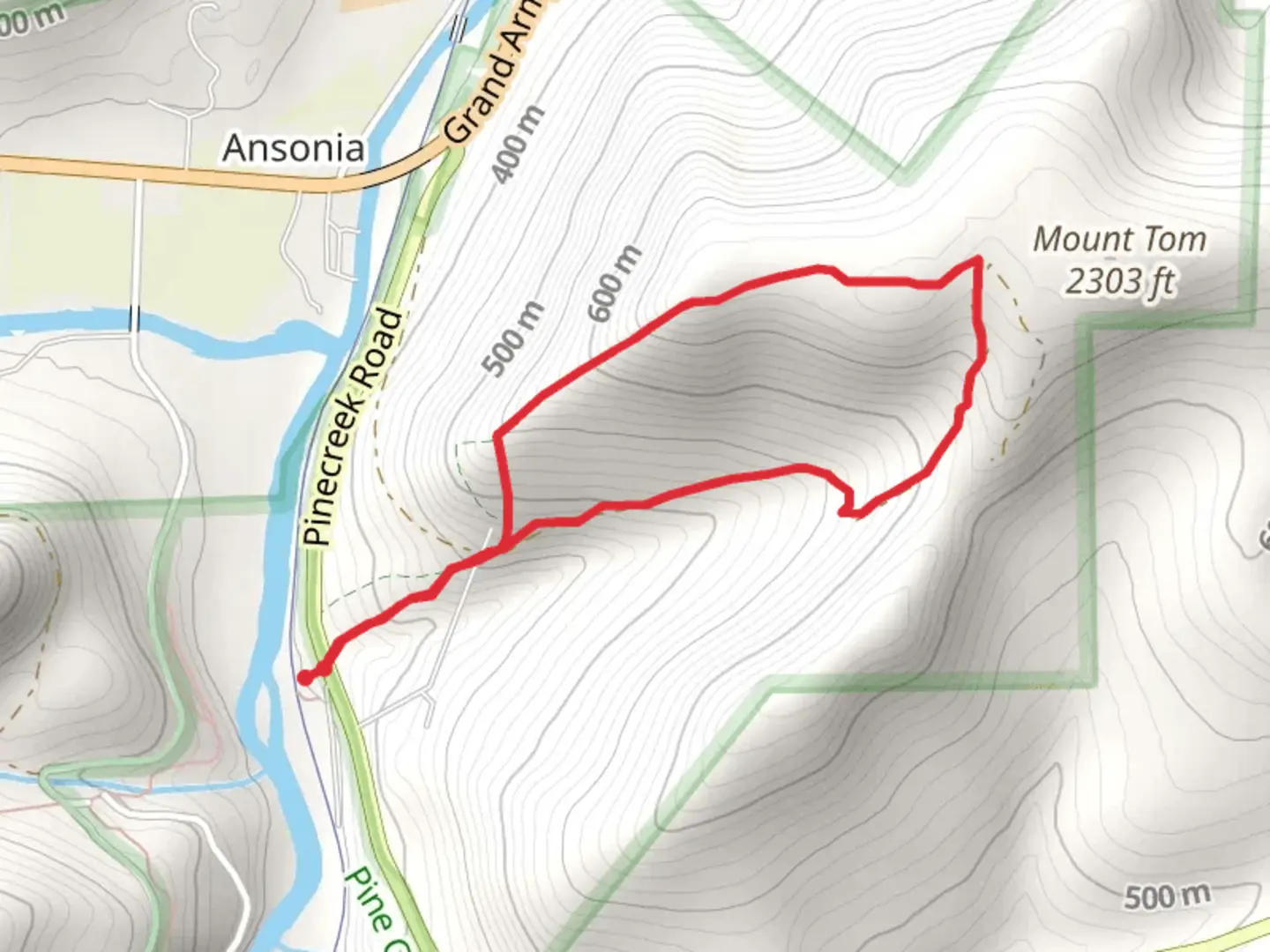An image depicting the trail Mount Tom from Pinecreek Road and its surrounding area.