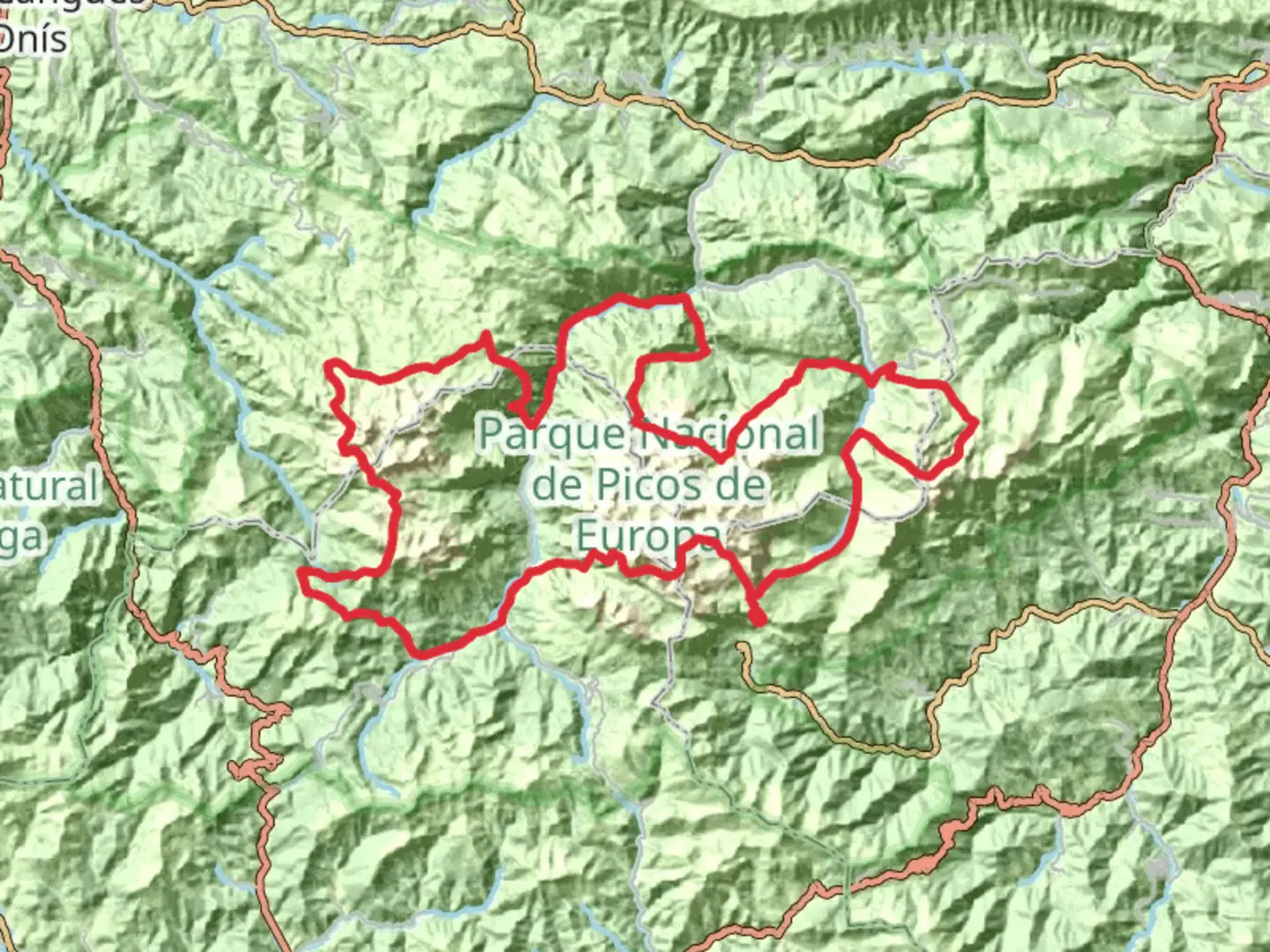 An image depicting the trail El Anillo de Picos and its surrounding area.