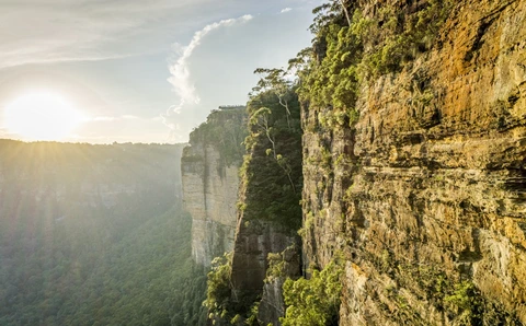 An image depicting the trail Kedumba Valley Circuit and its surrounding area.