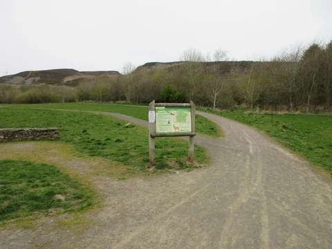 An image depicting the trail Sidlaws View Loop Trail and its surrounding area.