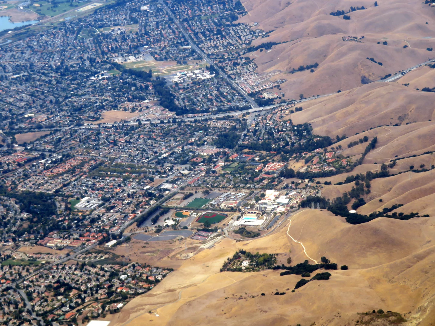 An image depicting the trail Ohlone Wilderness and Peak Trail and its surrounding area.