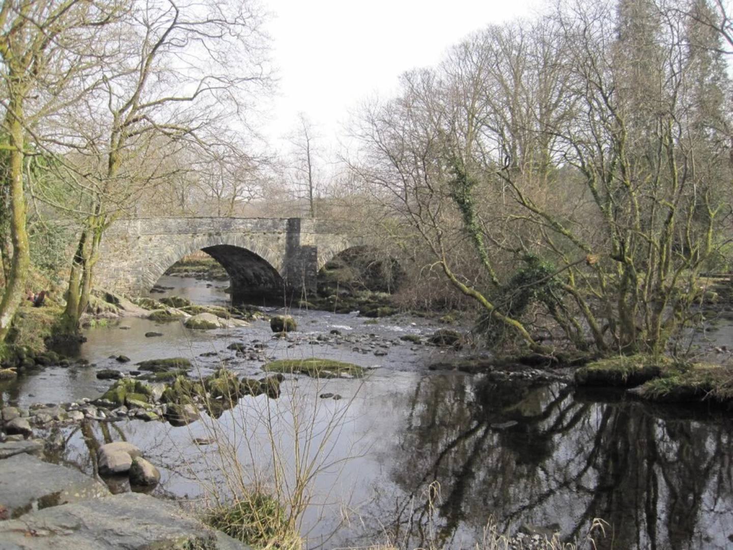 An image depicting the trail Coniston to Skelwith Bridge Walk and its surrounding area.