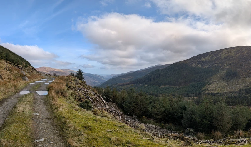 Baravore carpark in Glenmalure valley to Cunavalla top