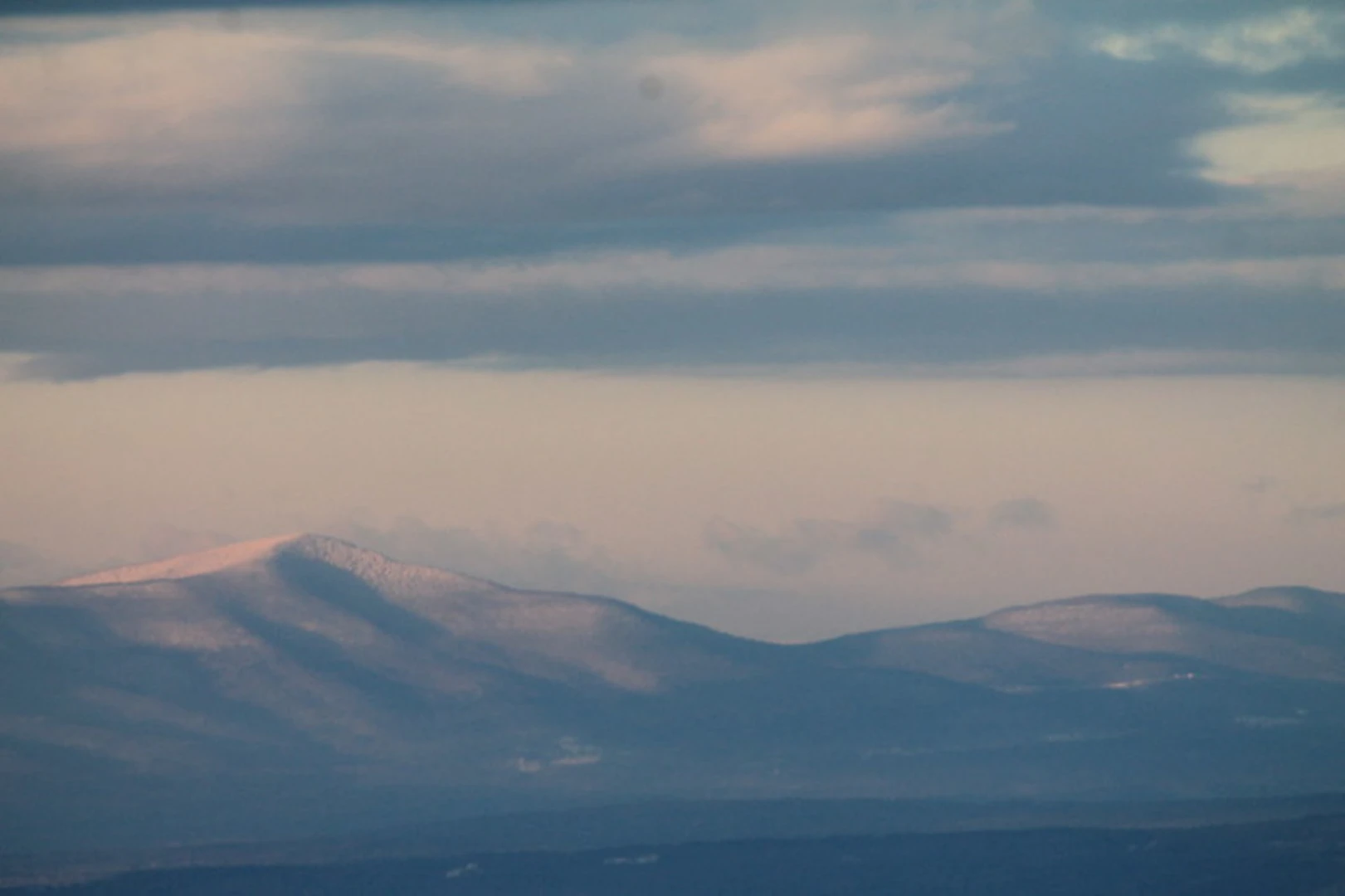 An image depicting the trail Burnt Knob and Windham High Peak via Escarpment Trail and its surrounding area.