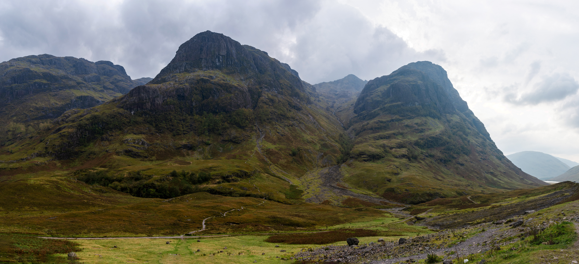 An image depicting the trail Beinn Fhada, The Brothers and Five Sisters Loop and its surrounding area.