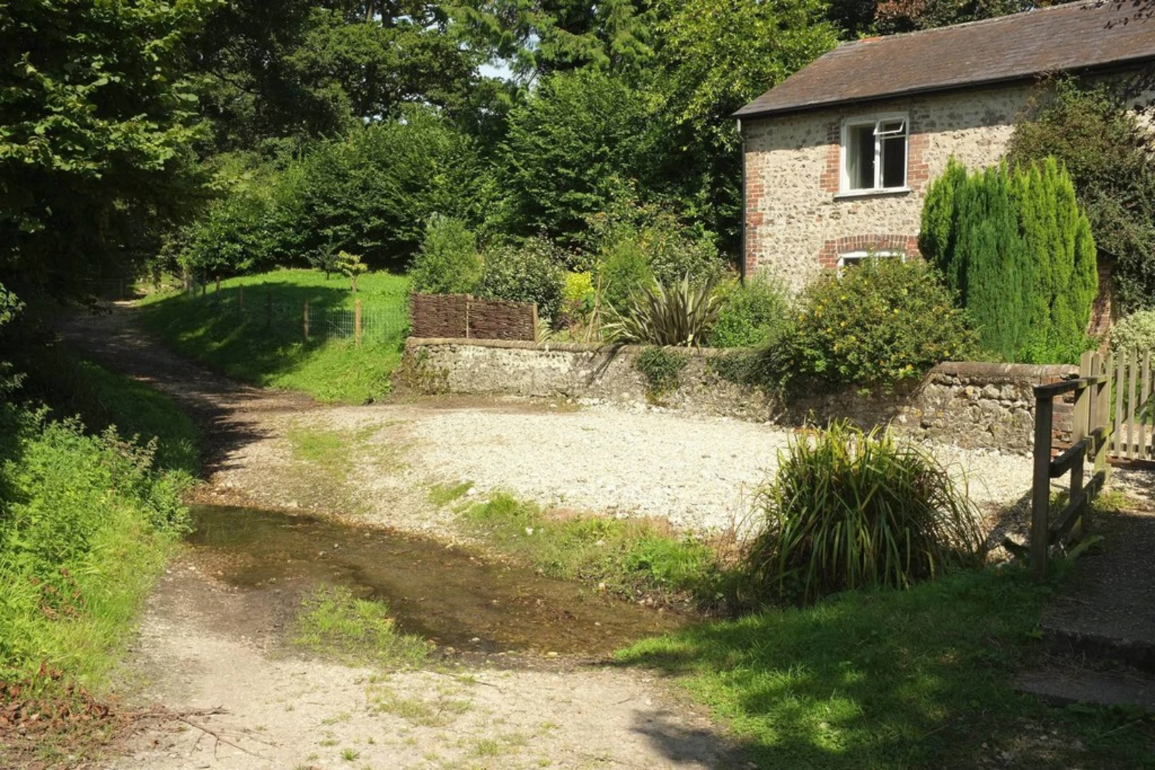 An image depicting the trail Cerne Abbas and Minterne Magna Loop and its surrounding area.
