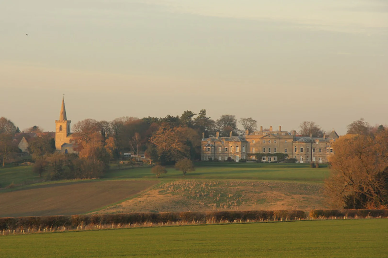 An image depicting the trail Wellington Walk and its surrounding area.