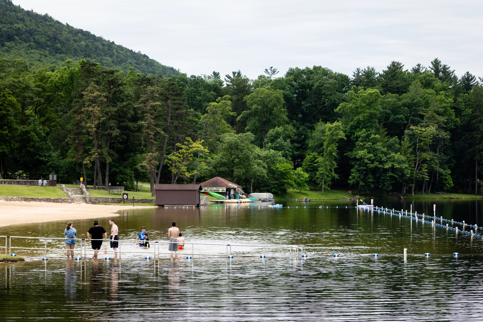 An image depicting the trail Standing Stone Trail Loop and its surrounding area.