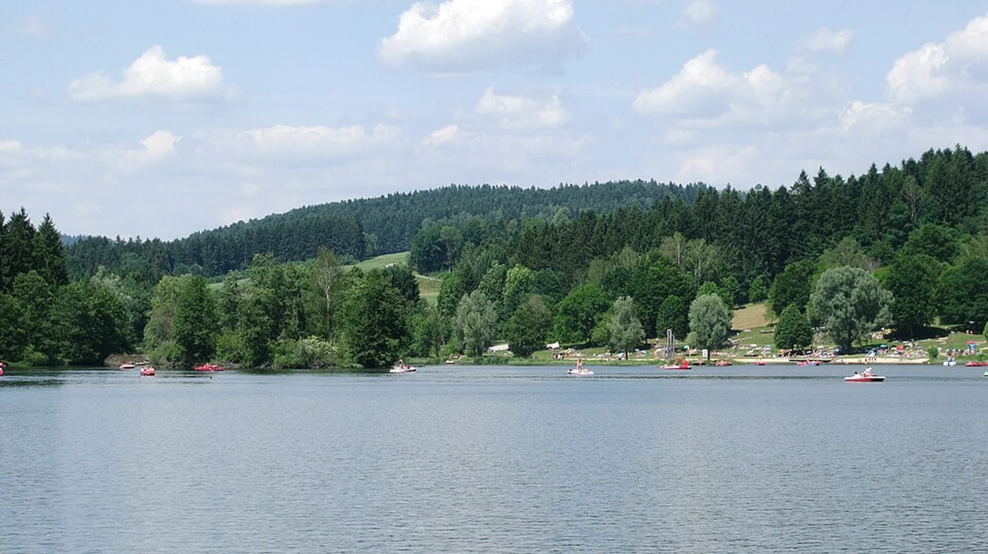 An image depicting the trail Rannasee Loop via Seerundweg Rannasee and its surrounding area.
