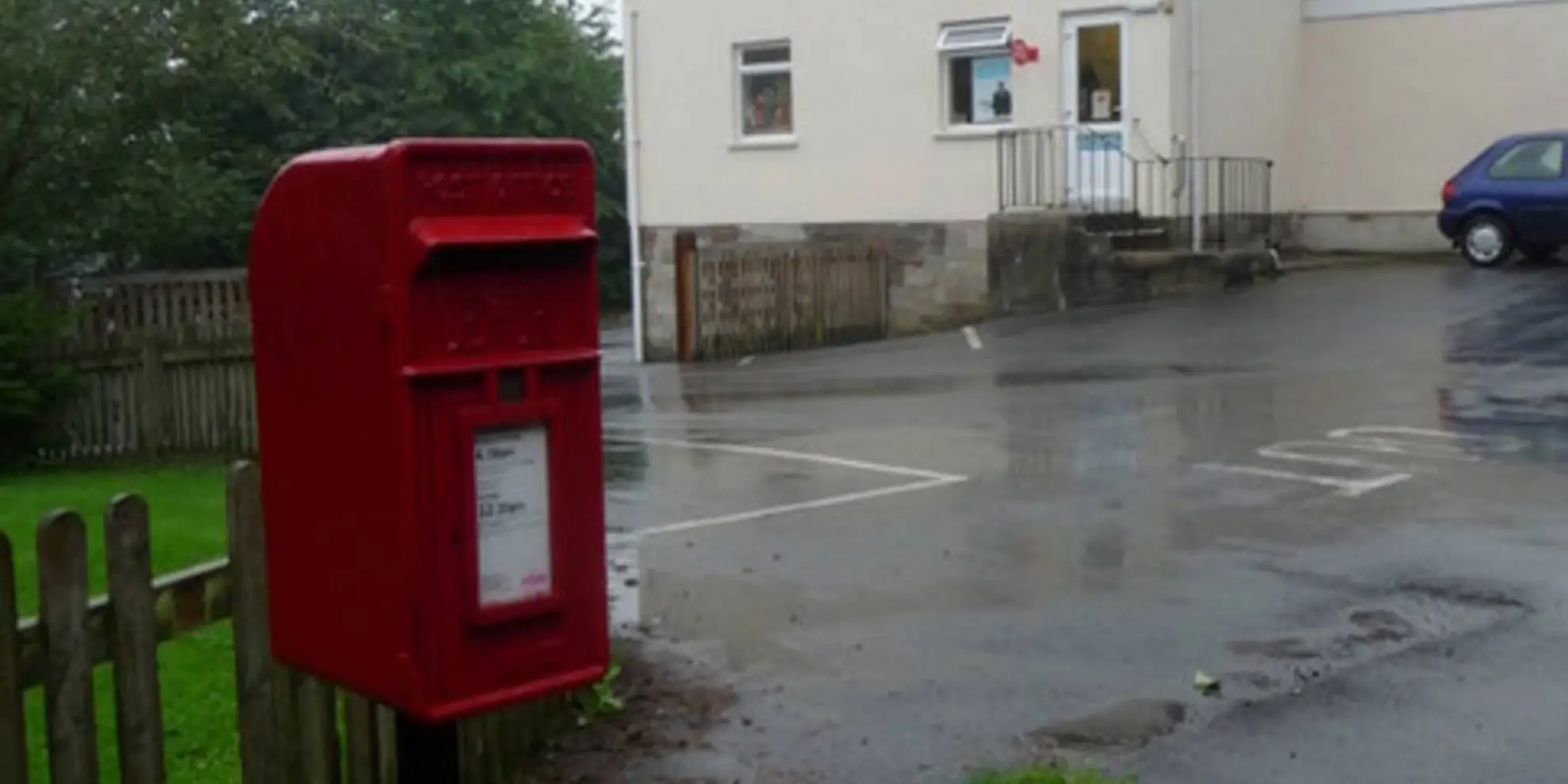 An image depicting the trail Dartmoor Ilsington Walk and its surrounding area.