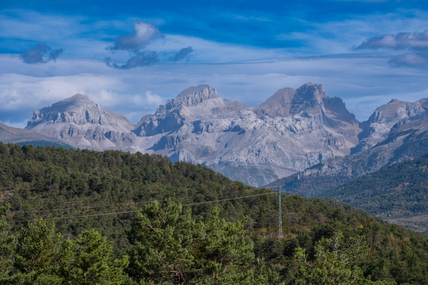An image depicting the trail Sinués - Jasa PR HU 154 and its surrounding area.