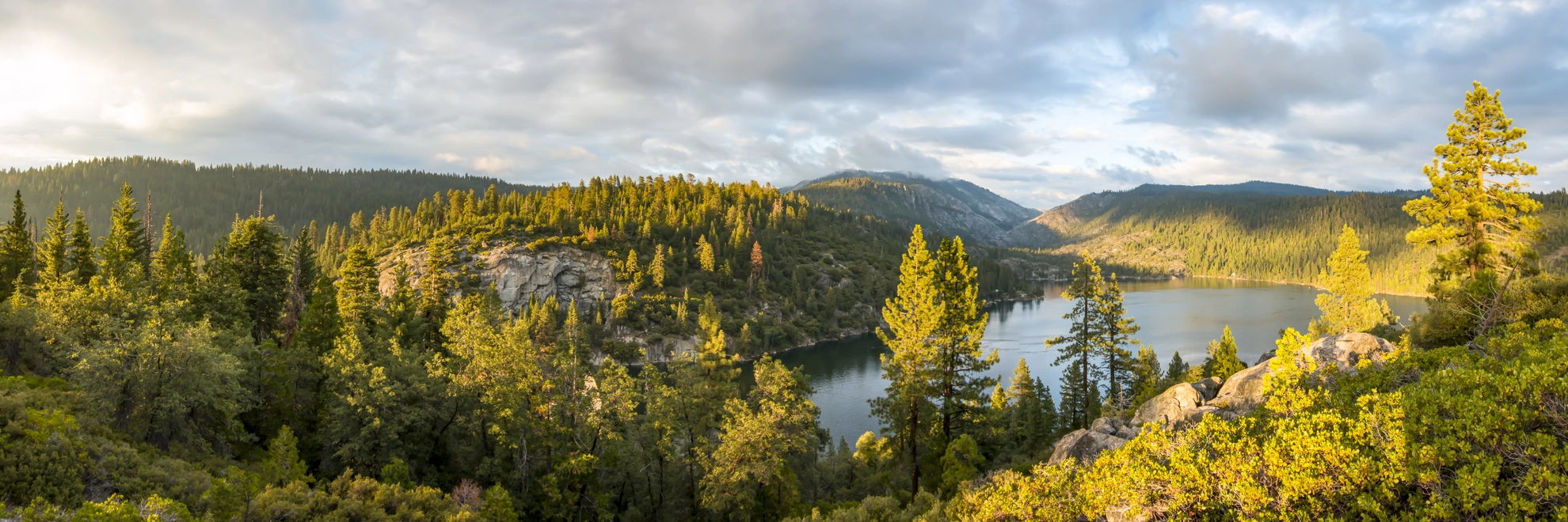 An image depicting the trail Pinecrest Peak - Pinecrest Lake Loop and its surrounding area.