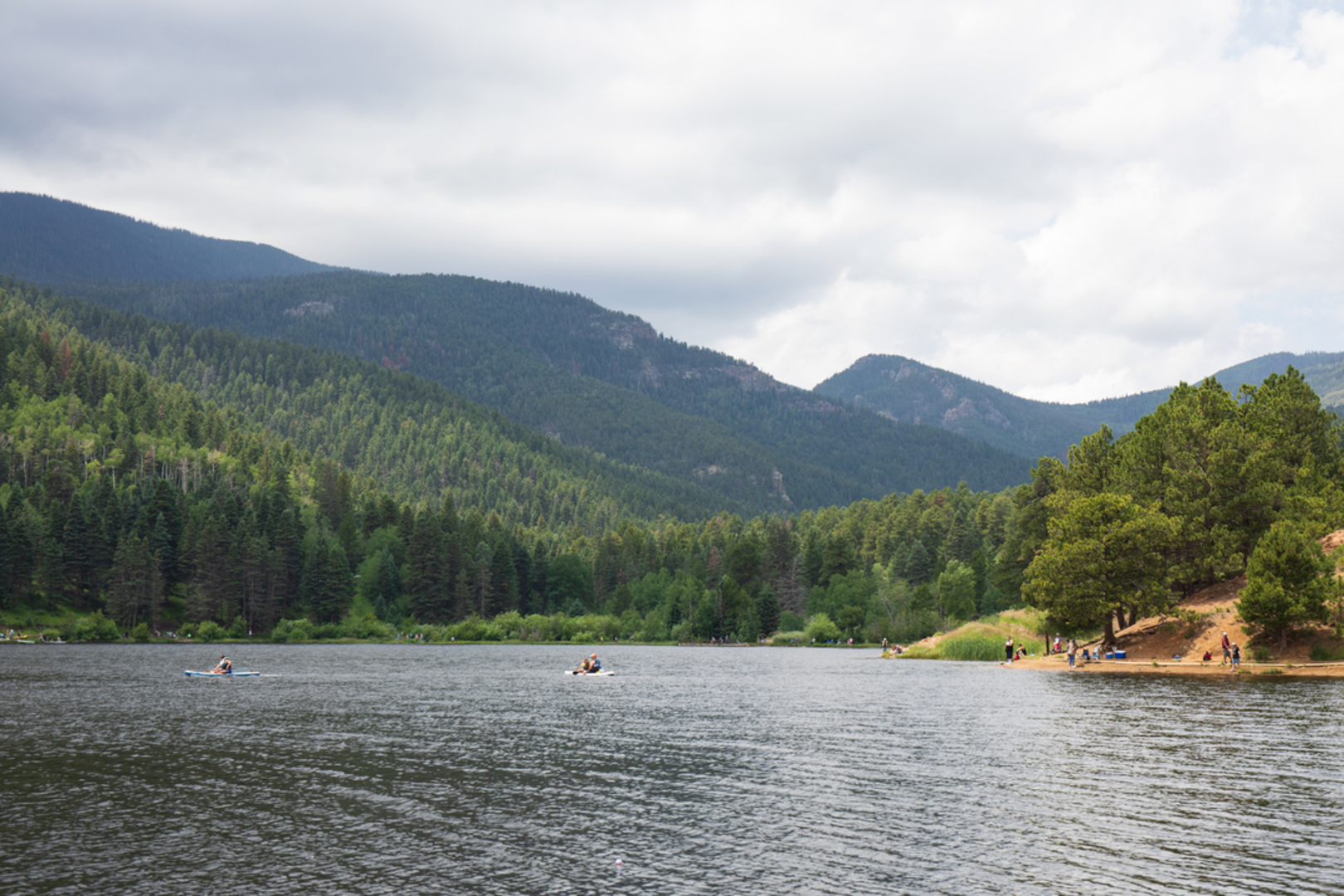 An image depicting the trail Lakeshore Trail and its surrounding area.