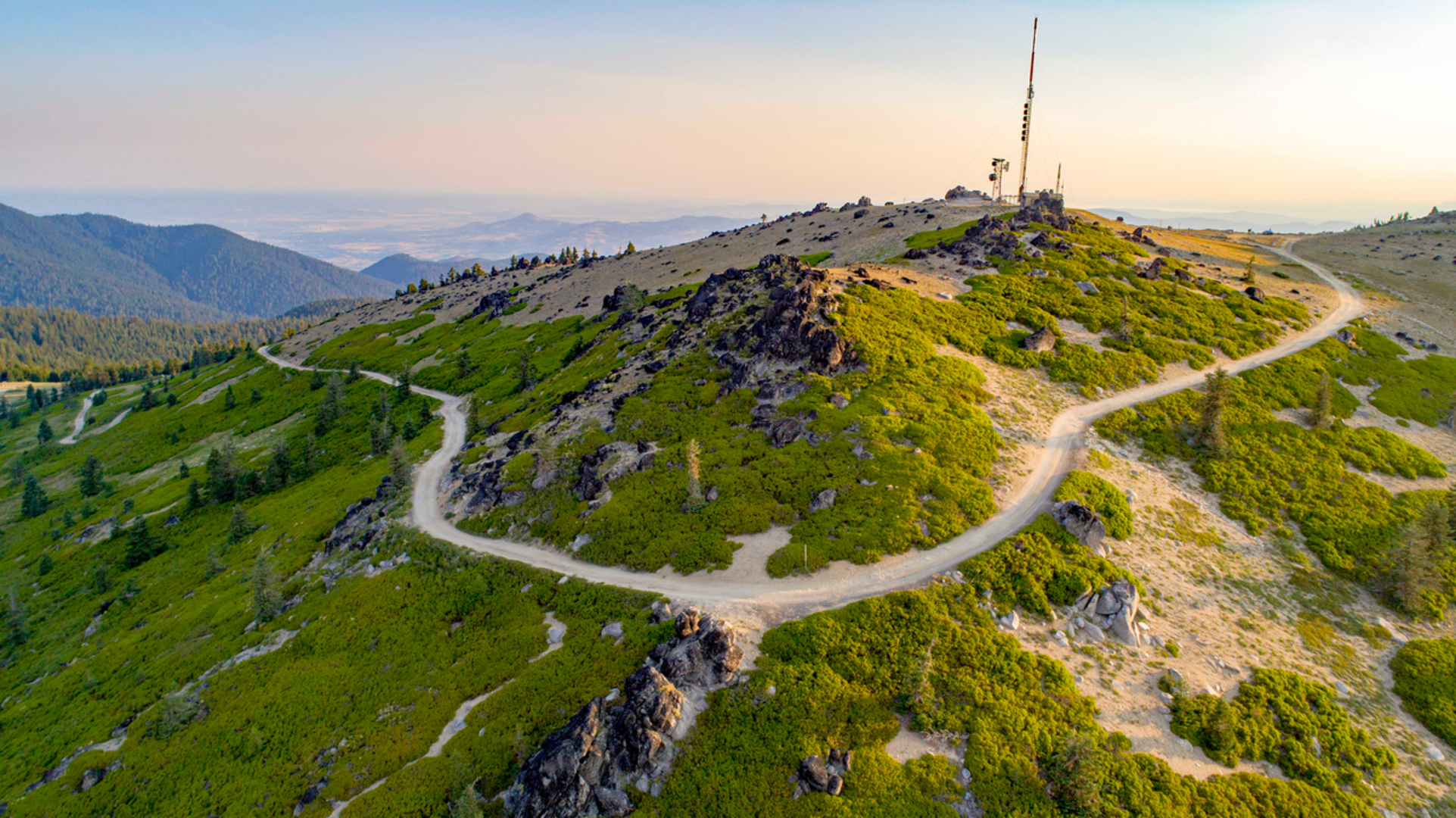 An image depicting the trail Bull Gap Trail and its surrounding area.