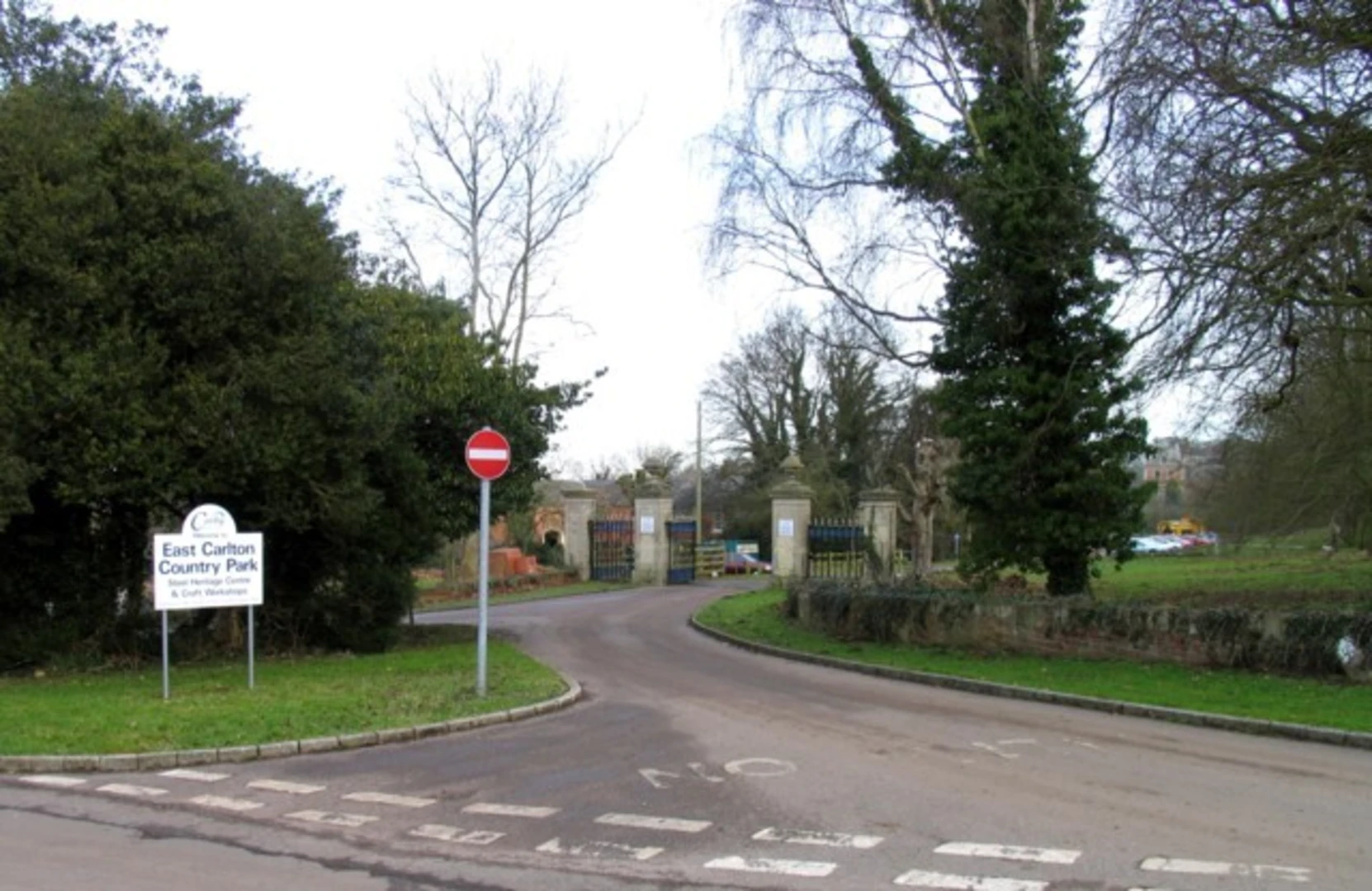 An image depicting the trail East Carlton Park and its surrounding area.