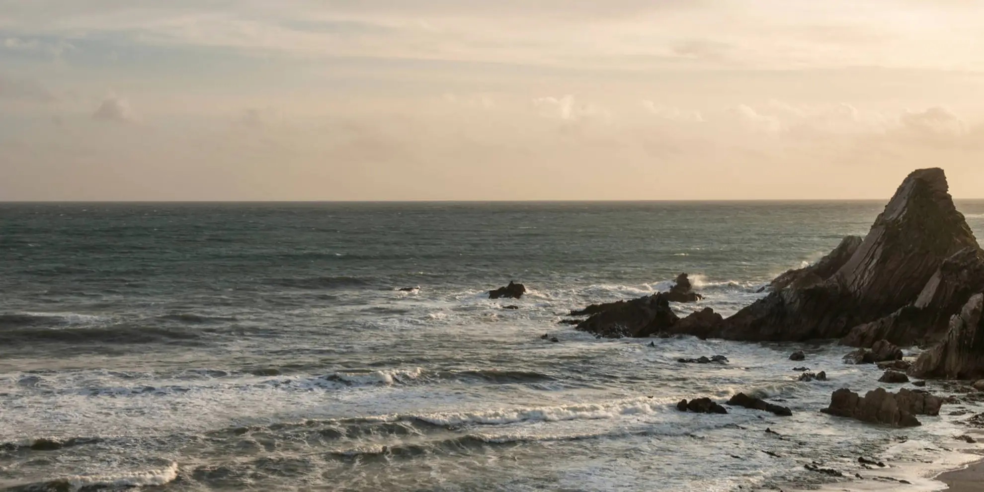 An image depicting the trail Hoist Point Walk and its surrounding area.