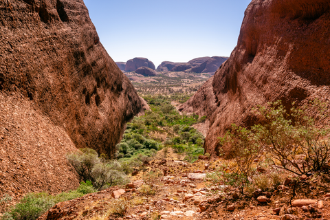 An image depicting the trail Valley of the Winds Walk and its surrounding area.