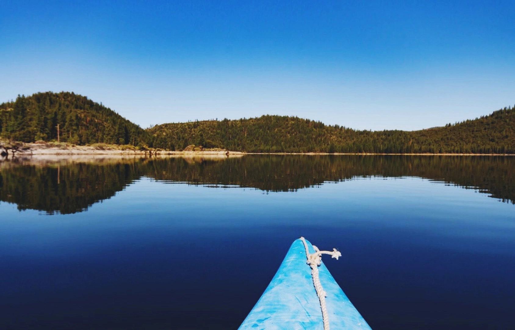 An image depicting the trail Lake Eleanor East Shore Walk and its surrounding area.