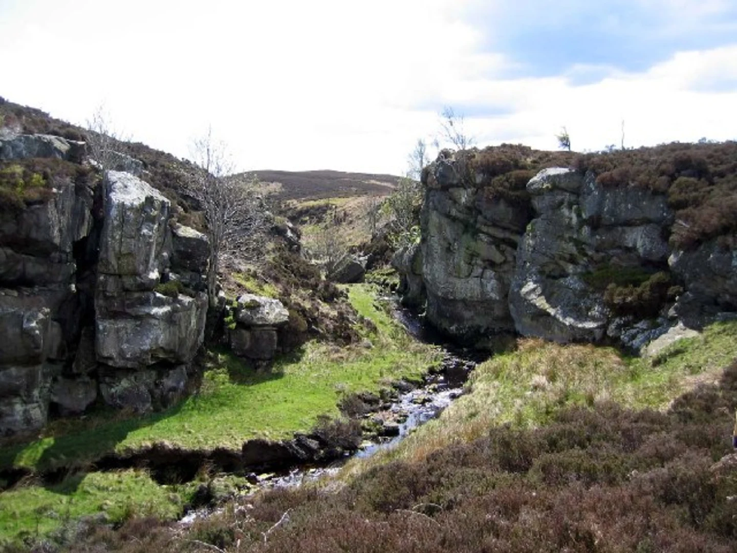 An image depicting the trail Dove Crag and Simonside Walk and its surrounding area.