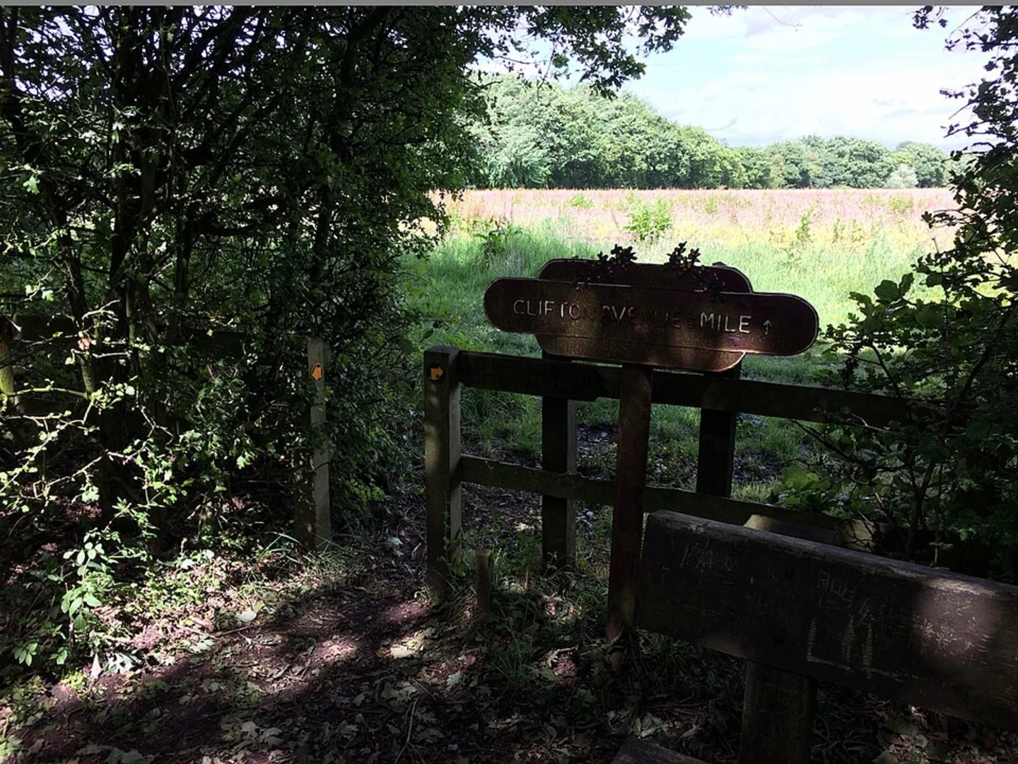 An image depicting the trail Culcheth Linear Park Loop and its surrounding area.