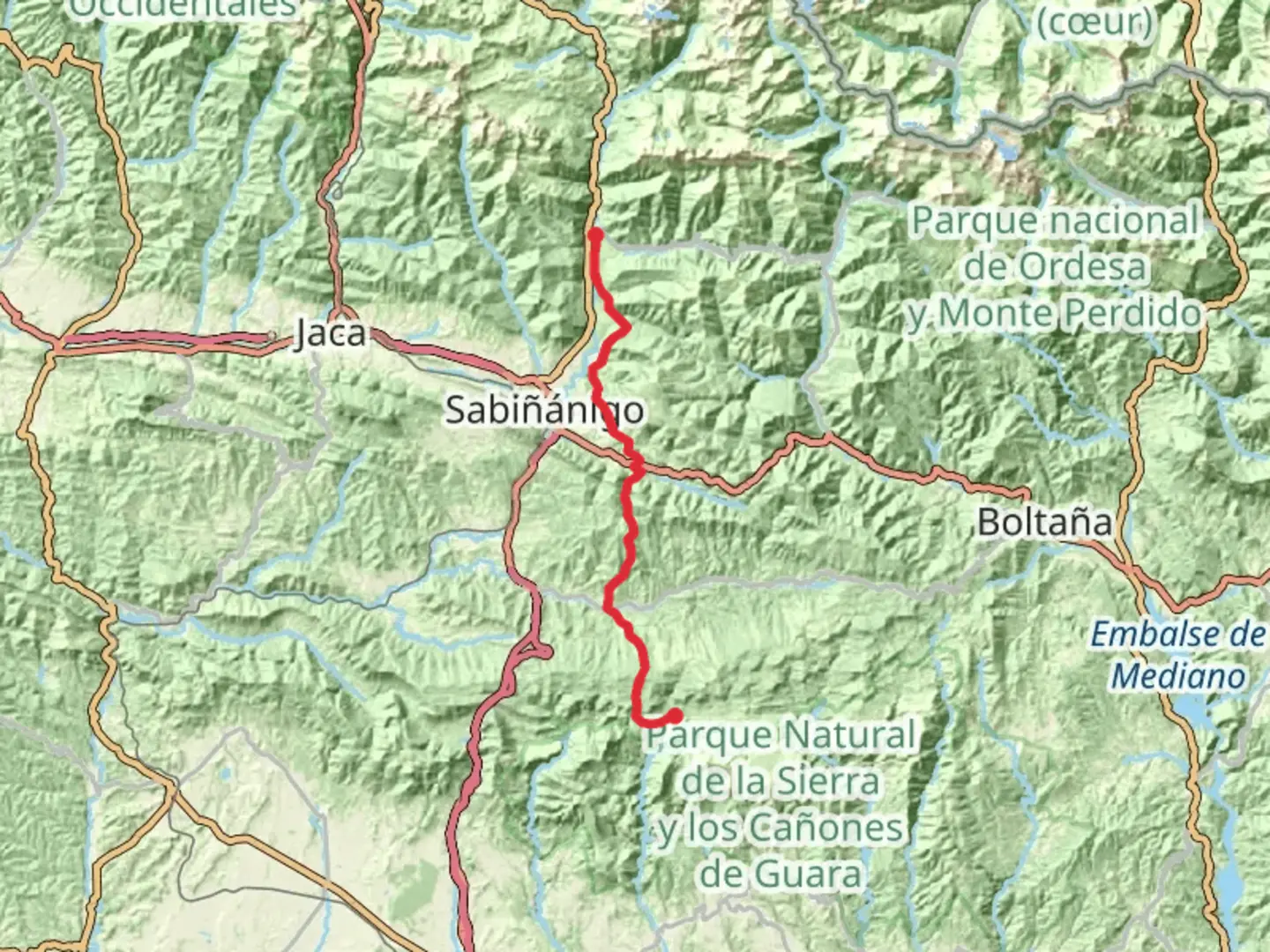 An image depicting the trail GR 16 Serrablo Trail and its surrounding area.